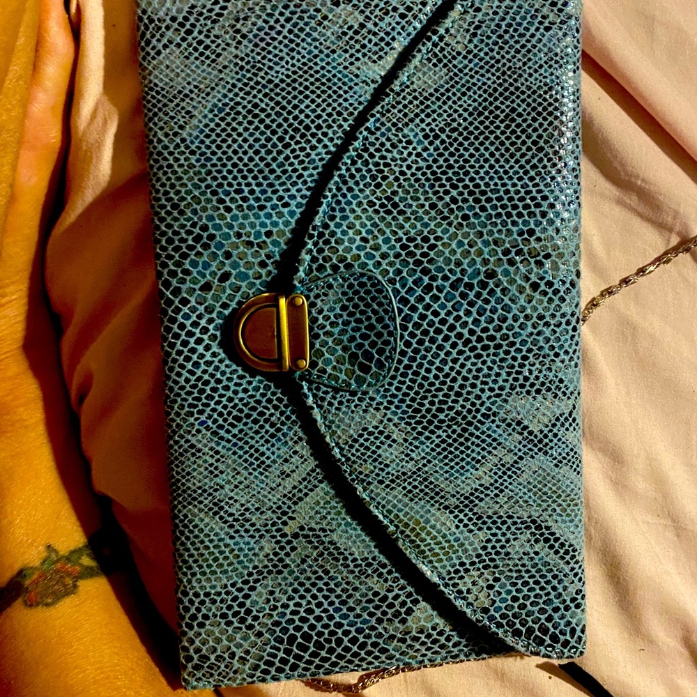 Imitation blue animal skin hand bag